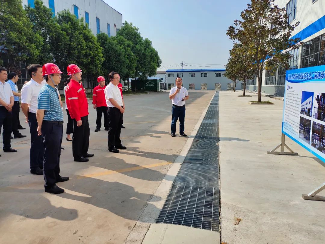 現(xiàn)場觀摩！猇亭區(qū)二季度項目拉練活動走進化機公司設(shè)備制造標(biāo)準(zhǔn)化廠房建設(shè)項目
