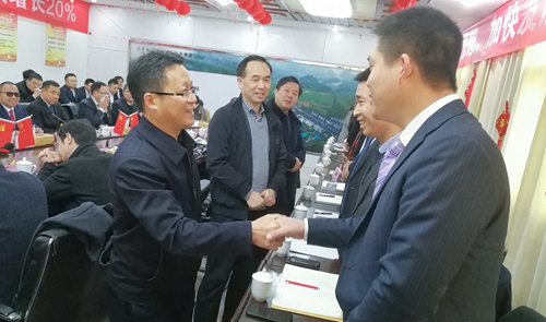 王大真帶隊到金沙酒業(yè)調(diào)研并指導(dǎo)2020年預(yù)算工作(圖4) 王大真帶隊到金沙酒業(yè)調(diào)研并指導(dǎo)2020年預(yù)算工作(圖4)