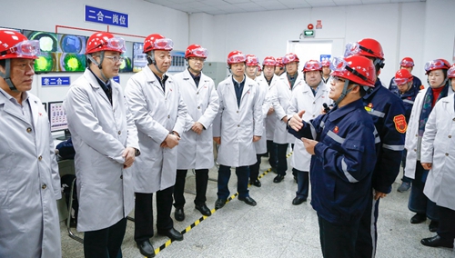 全省?；菲髽I(yè)安全設(shè)計(jì)診斷復(fù)核現(xiàn)場(chǎng)會(huì)代表參觀宜化太平洋熱電公司(圖5)