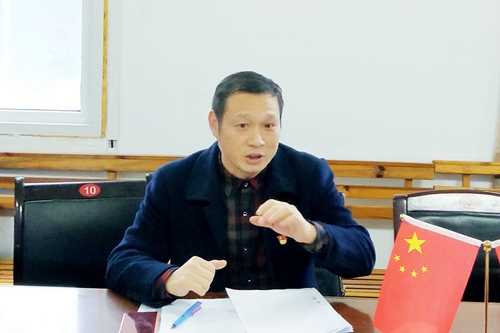 向宇飛列席指導(dǎo)股份公司氯堿黨支部“不忘初心、牢記使命”專題組織生活會(圖2)