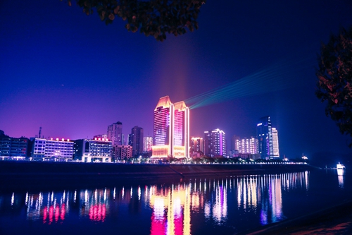 宜化大樓亮起來了！(圖3)