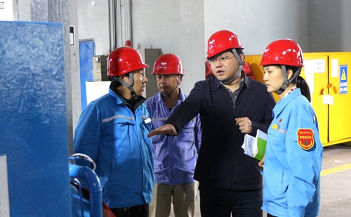 宜昌市國資委黨委委員、副主任曹紅國到股份公司開展主題教育調(diào)研(圖1)