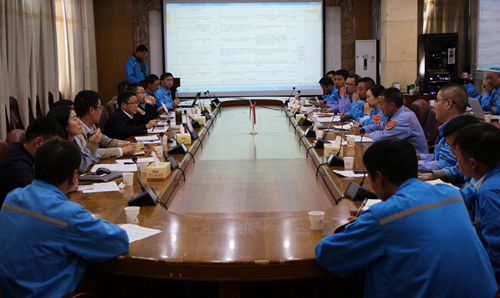 王大真深入股份公司新項(xiàng)目現(xiàn)場(chǎng)并召開(kāi)技改項(xiàng)目評(píng)審會(huì)(圖3) 王大真深入股份公司新項(xiàng)目現(xiàn)場(chǎng)并召開(kāi)技改項(xiàng)目評(píng)審會(huì)(圖3)