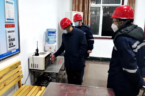 王大真春節(jié)前夕夜查股份公司(圖4) 王大真春節(jié)前夕夜查股份公司(圖4)