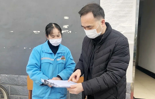 周金平先后到楚星公司、松滋肥業(yè)、實(shí)訓(xùn)基地和股份公司檢查疫情防控工作(圖1)