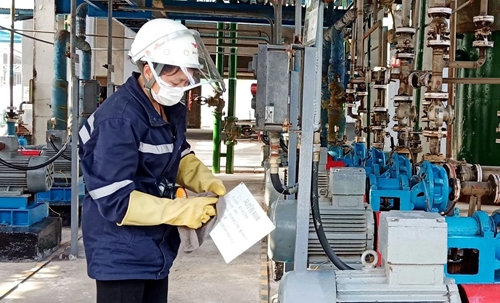 股份公司保險(xiǎn)粉分廠順利開車復(fù)產(chǎn)(圖2) 股份公司保險(xiǎn)粉分廠順利開車復(fù)產(chǎn)(圖2)