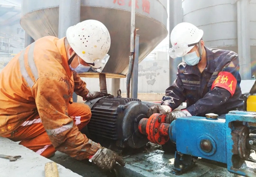 宜化兩個(gè)班組獲得宜昌市“工人先鋒號(hào)”榮譽(yù)稱(chēng)號(hào)(圖6) 宜化兩個(gè)班組獲得宜昌市“工人先鋒號(hào)”榮譽(yù)稱(chēng)號(hào)(圖6)